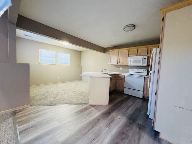 Foto del edificio - 808 NE Independence Ct