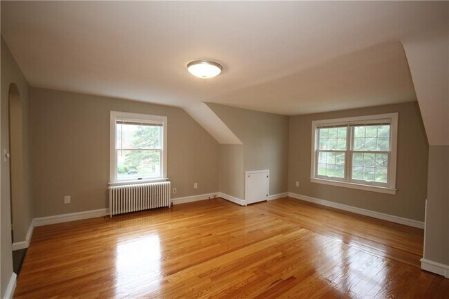Building Photo - 82 Bellevue Ave