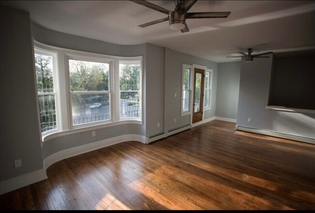 Building Photo - 149 Richmond Ave