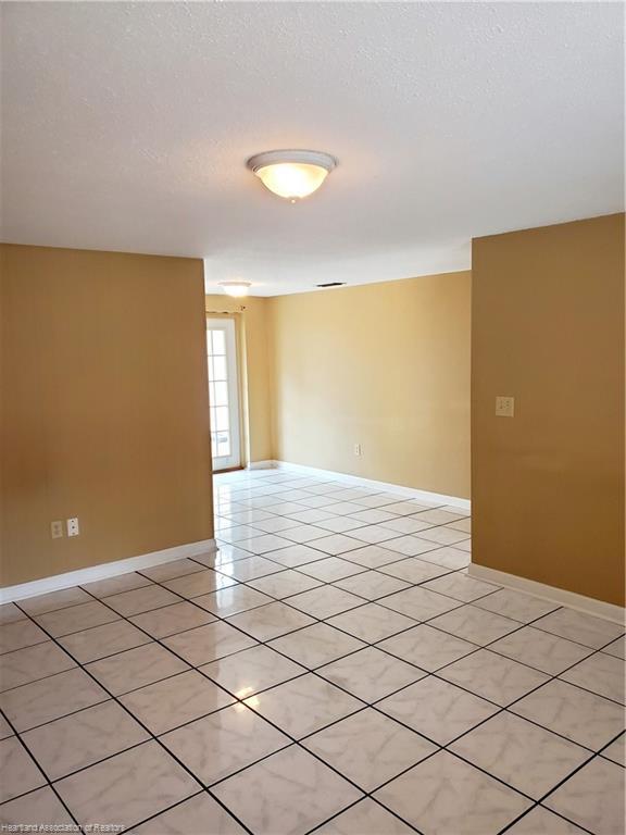 Building Photo - 2119 Cordova Cir W