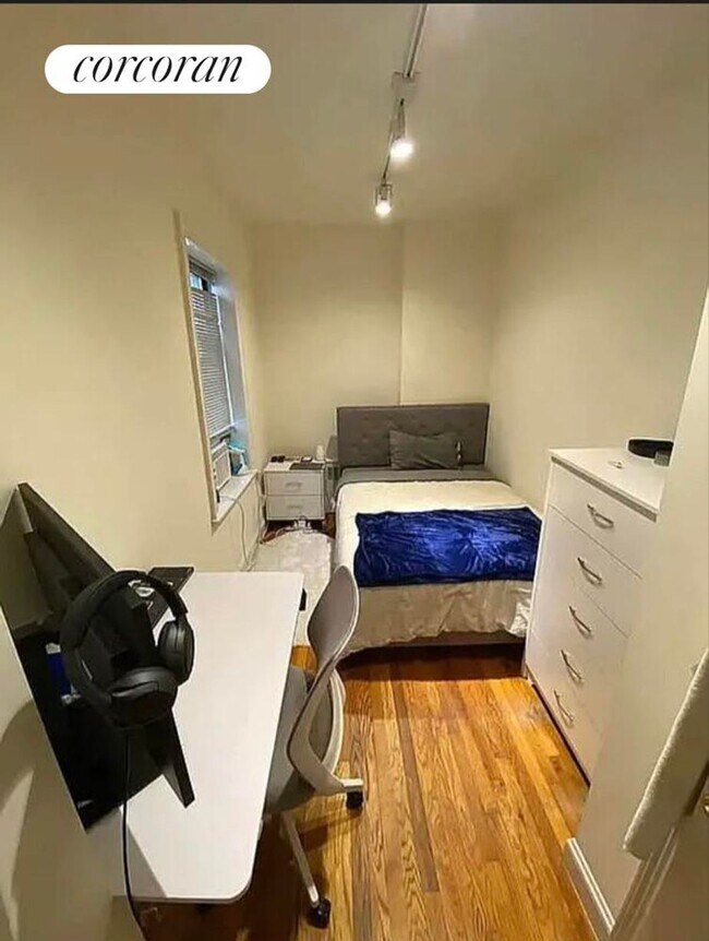 Foto del edificio - 233 E 12th St