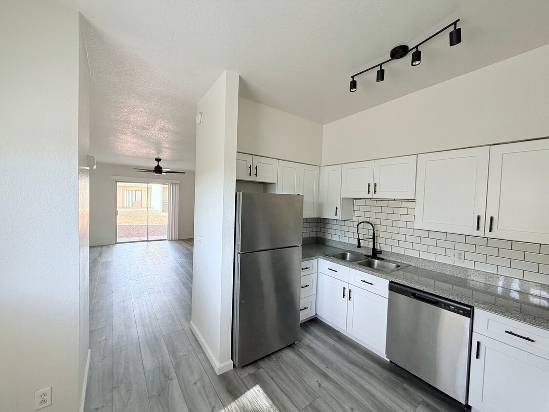 Primary Photo - 1 Bedroom condo in Phoenix