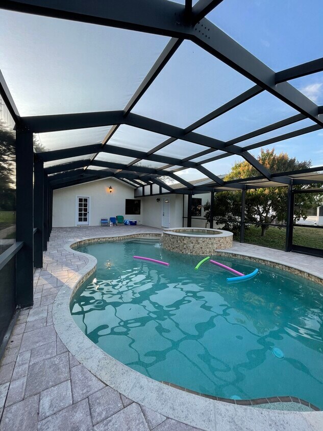 Foto principal - 27989 Lance Dr