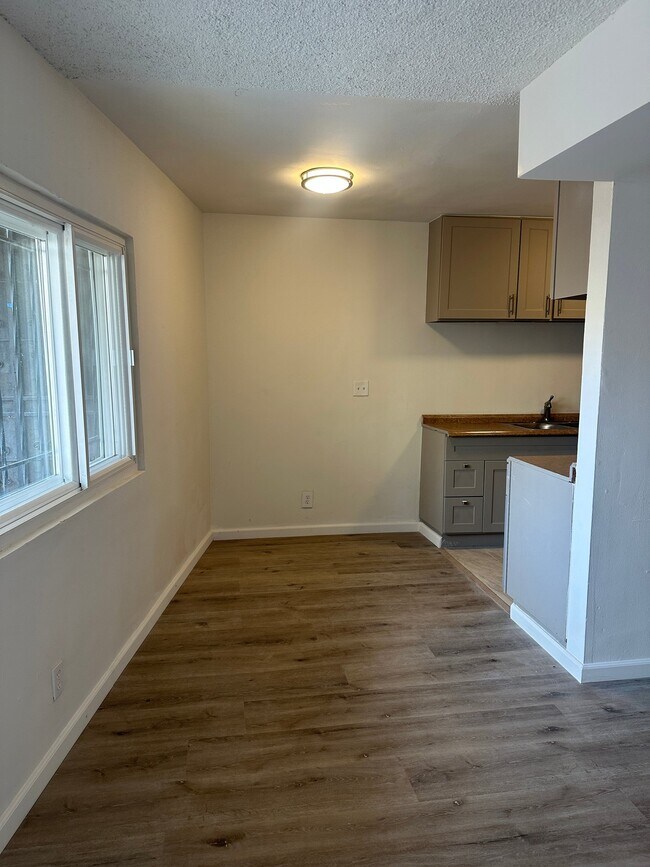 Foto del edificio - 1317 W 97th St