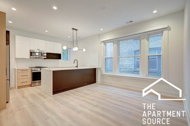 Foto del edificio - 2206 N Kedzie Blvd