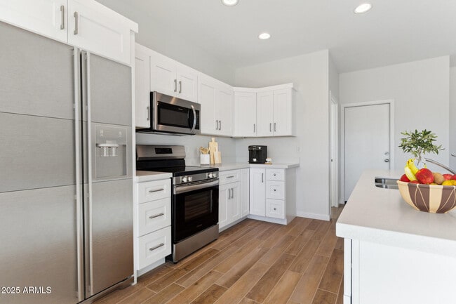 Building Photo - 926 N 97th Way