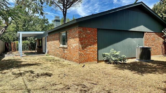 Building Photo - 5300 Duchess Ct