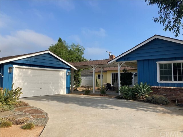 Building Photo - 1131 Farrington Dr