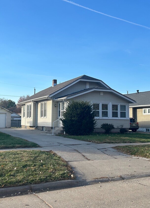 Foto principal - 2505 Ave F