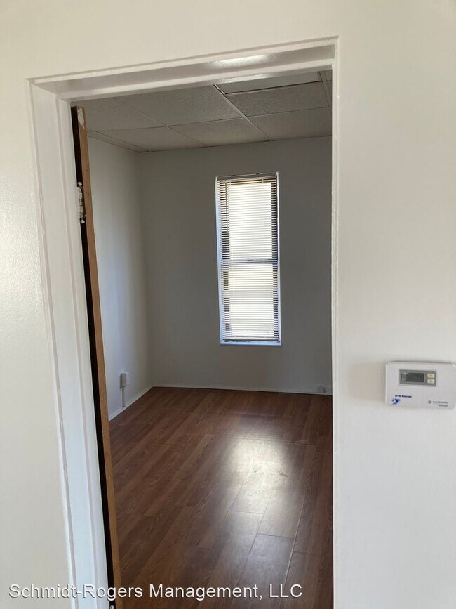 Foto del edificio - 3 br, 1 bath House - 114 E River Street #1