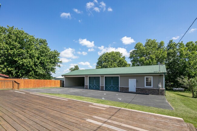 Building Photo - 314 Russell Cave Rd