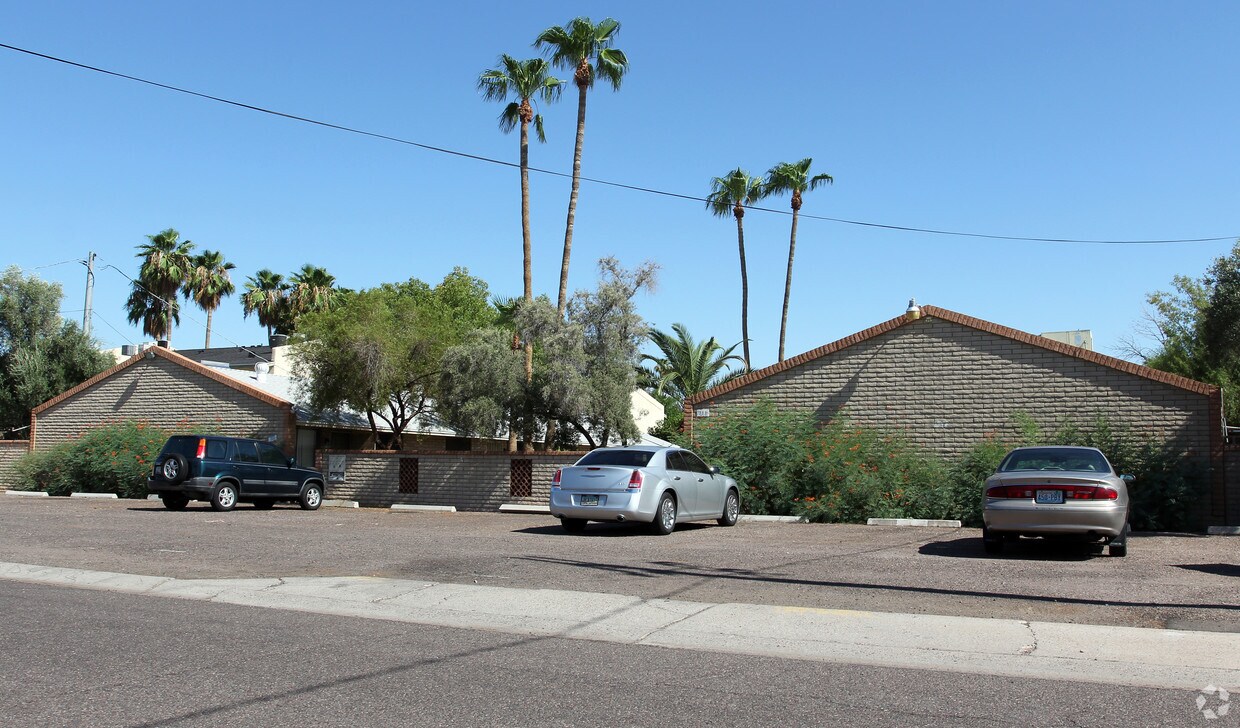 Foto del edificio - 718-722 W Hazelwood St