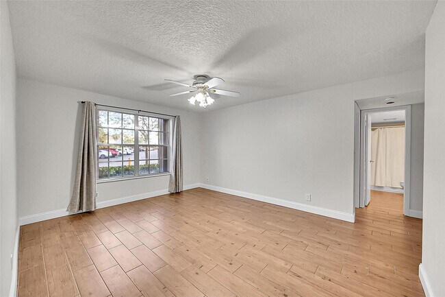 Foto del edificio - 428 NW 70th Ave