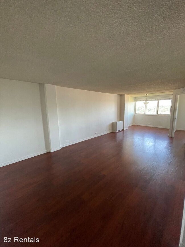 Building Photo - 2 br, 1 bath House - 2225 E Buchtel Blvd #903