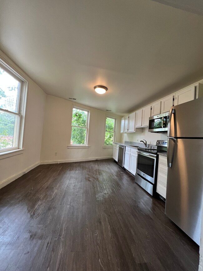 Kitchen second level - 629 Melvin Dr