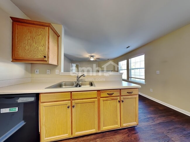 Building Photo - 144 Worcester Ln