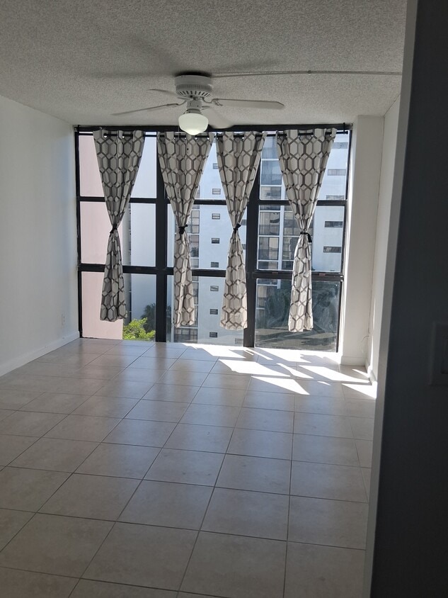 Foto principal - 17021 N Bay Rd