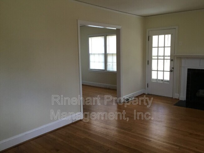 Foto del edificio - 1035 Candlewood Ln