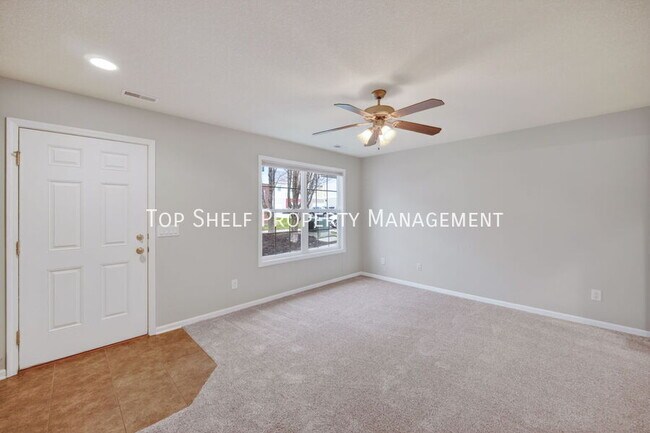 Building Photo - 9125 Greenspire Dr
