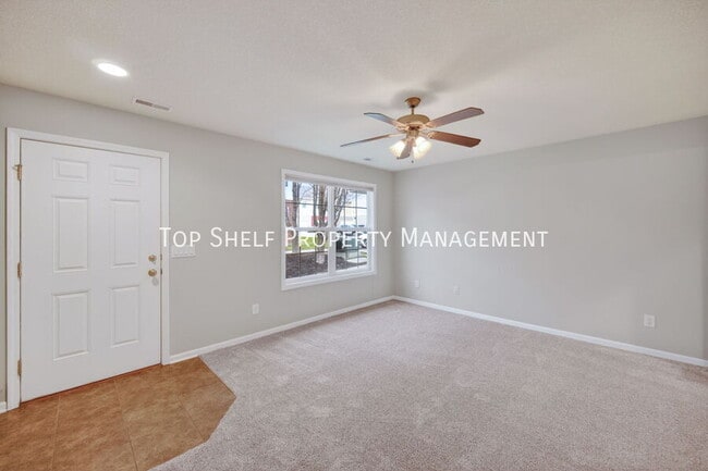 Foto del edificio - 9125 Greenspire Dr