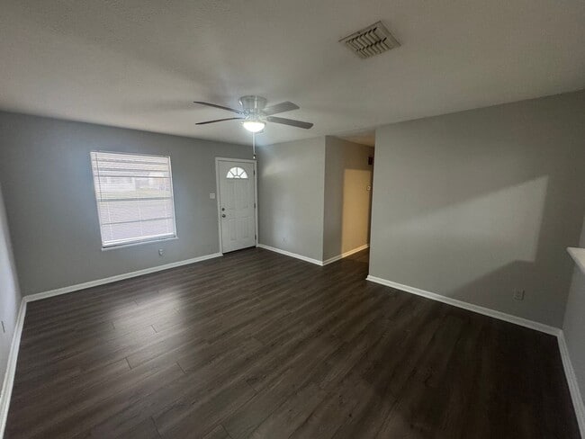Building Photo - Cute 3 bedroom, 1 Bathroom in South Bossier