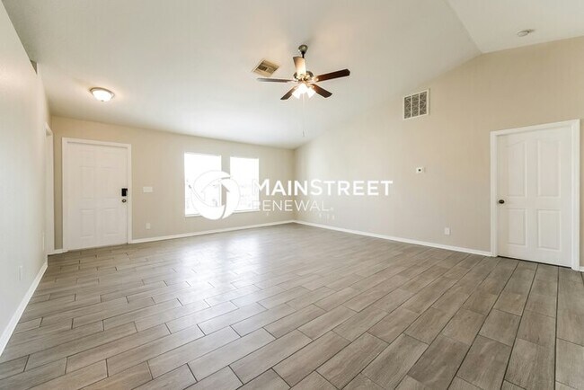 Building Photo - 3 Bedroom Pet-Friendly Home in Lehigh Acre...