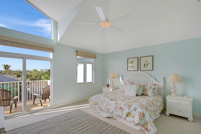 Foto del edificio - 305 E Ocean Avenue Th-6