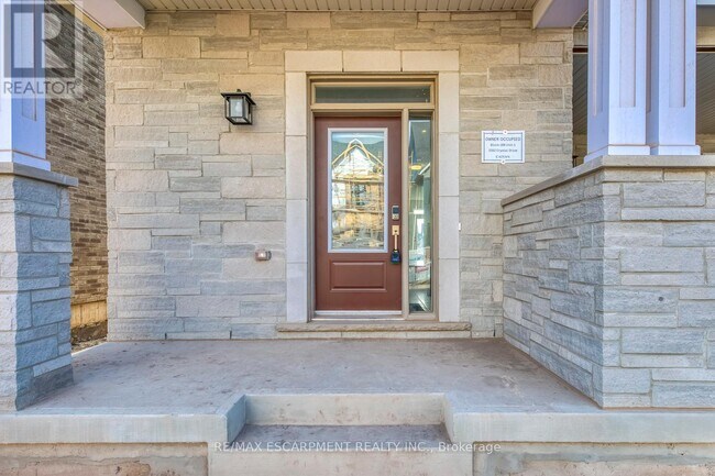 Building Photo - 3262 Crystal Dr