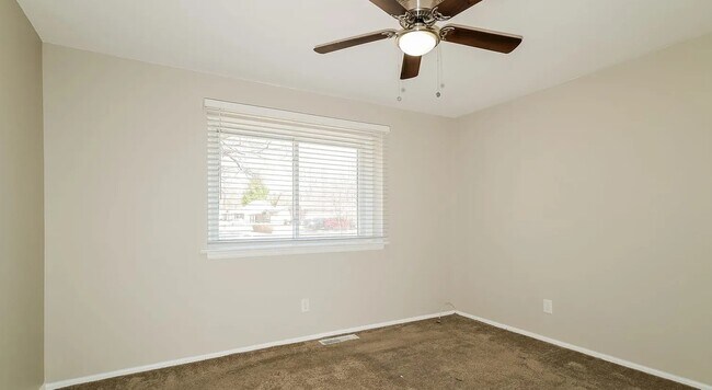 Foto del edificio - 5801 Sir Edward Ct
