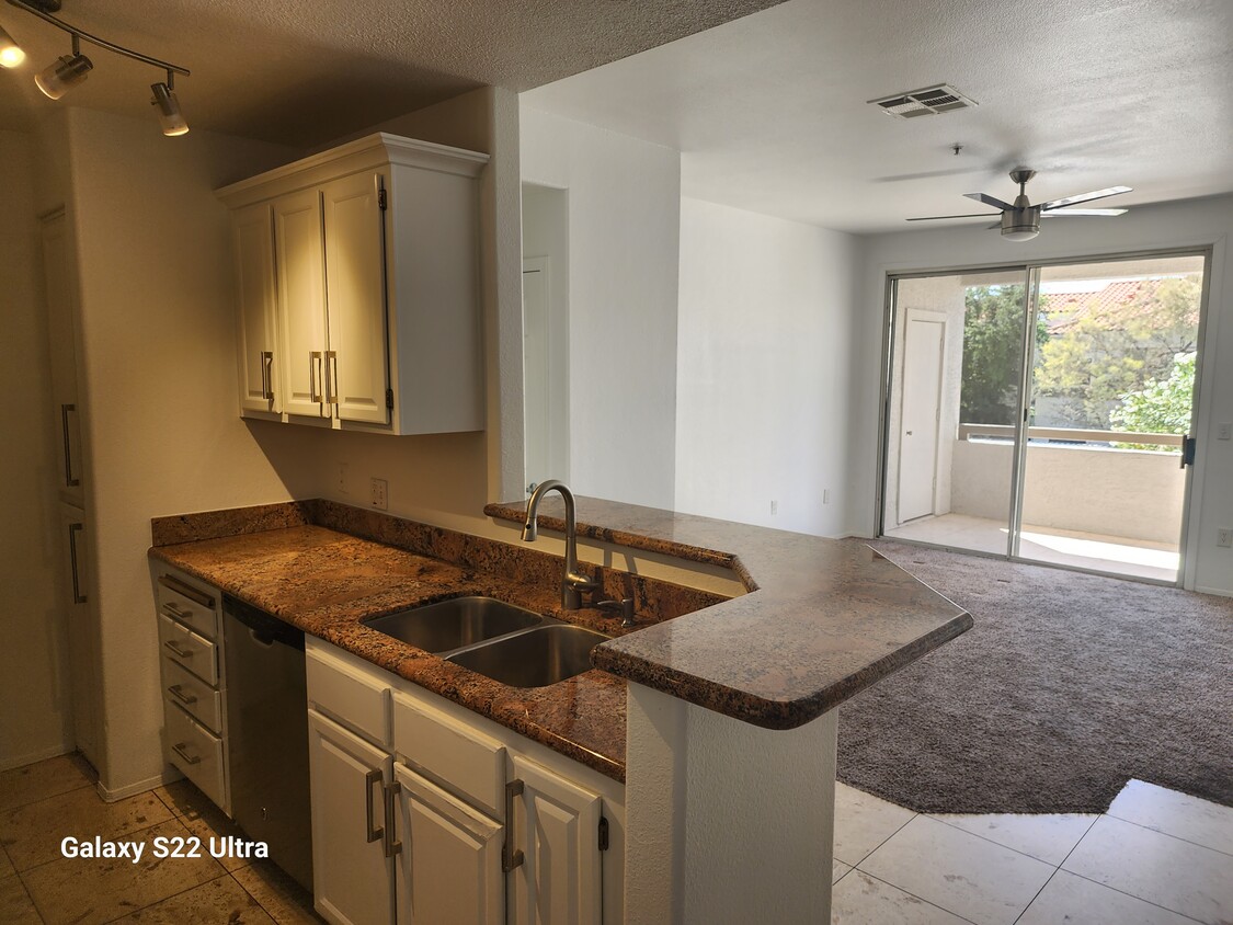 Building Photo - 11375 E Sahuaro Dr
