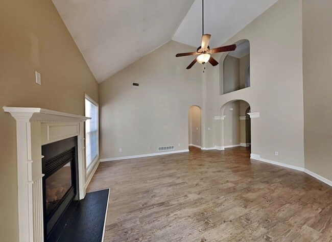 Building Photo - 467 Greyhawk Way