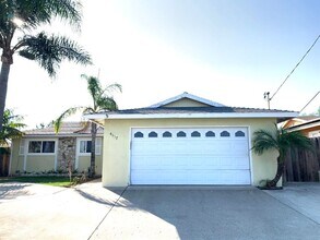 Building Photo - 4917 Roja Dr