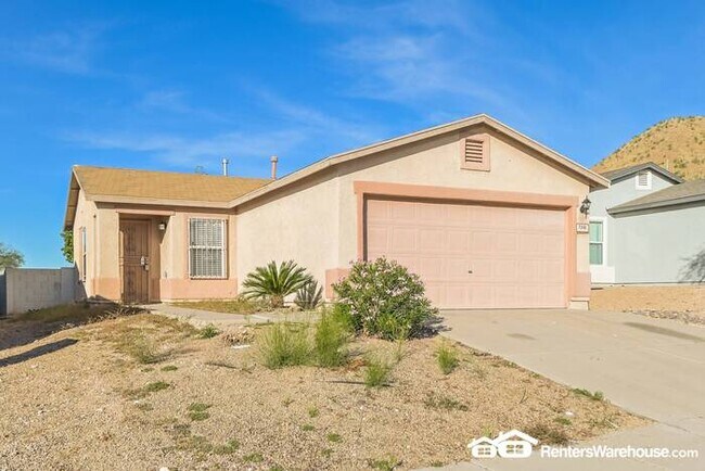 Building Photo - NEWLY RENOVATED!!! 3 bed 2 bath Ready for ...