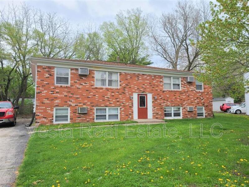 Primary Photo - 102 College Park Ct
