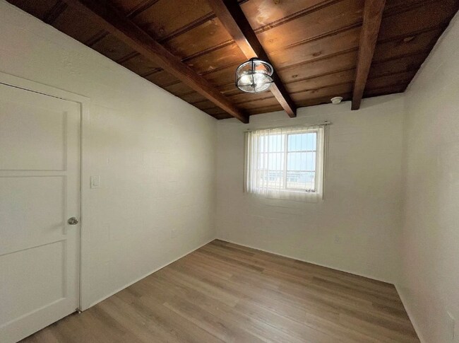 Foto del edificio - 134 S Crimea St