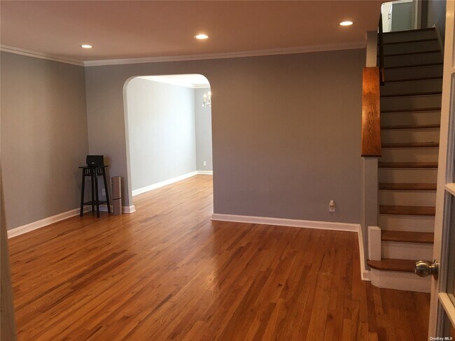 Foto del edificio - 56-46 206th St