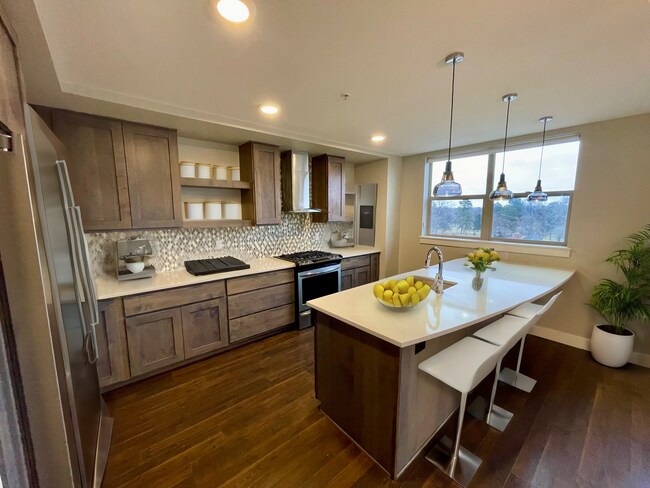 Foto del edificio - Spacious Luxury Living in City Park! 3Bd/2.5Ba