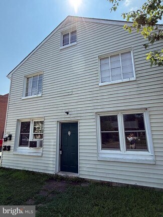 Building Photo - 606 Stuart St