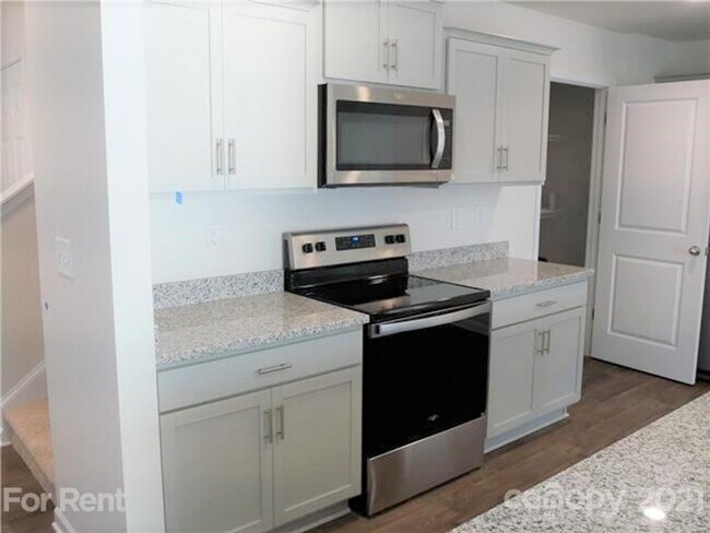 Foto del edificio - Beautiful Newer Home!!