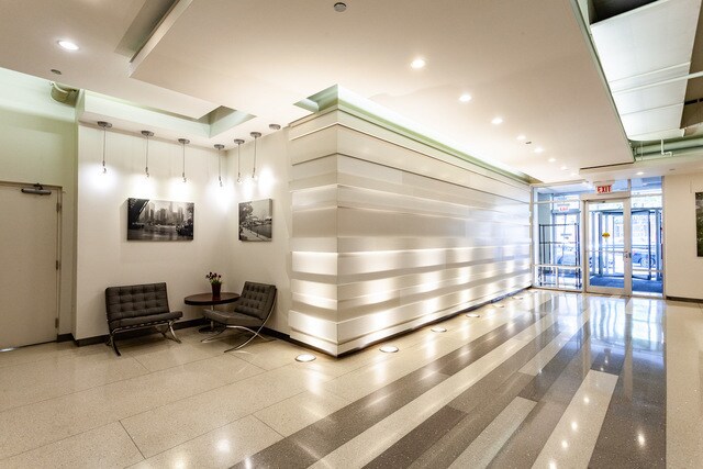 Building Photo - 1305 S Michigan Ave