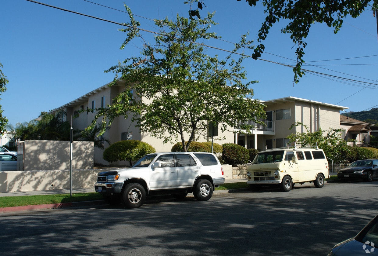 Building Photo - 309 W Canon Perdido St