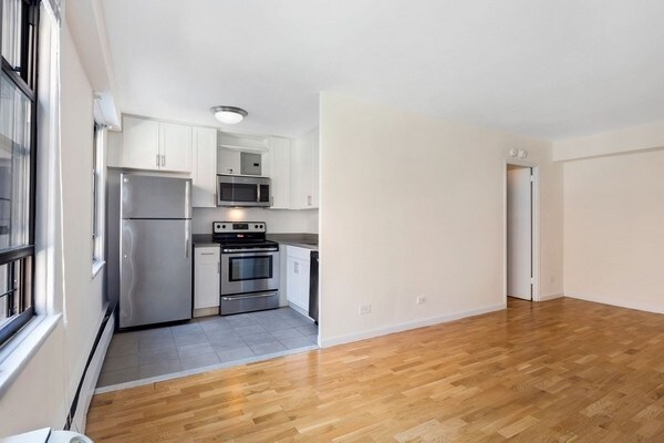 Primary Photo - 98-32 57th Ave