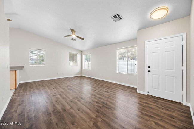 Building Photo - 4032 N 14th Pl