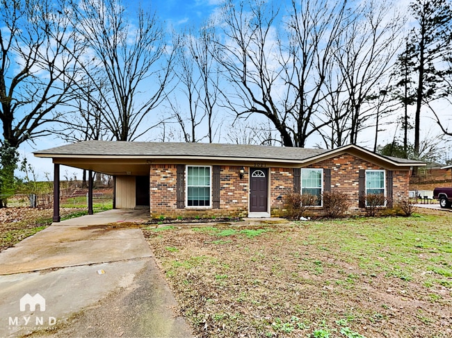 Building Photo - 5021 Woody Cove