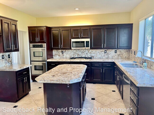 Building Photo - 4 br, 3 bath House - 701 Via Paraiso Cir