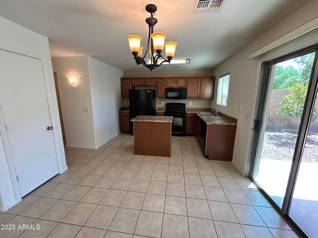Foto del edificio - 7611 W Charter Oak Rd