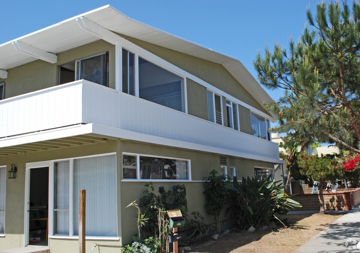 Building Photo - 315 E Bay Ave