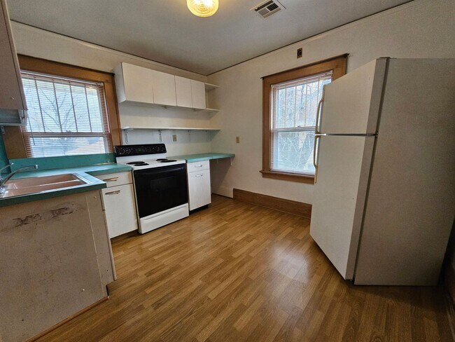 Foto del edificio - 1340 1st Avenue NW