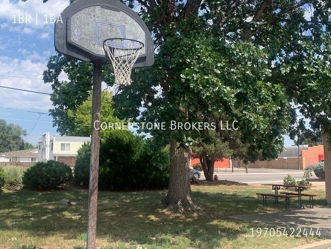 Building Photo - 1408 Edison St