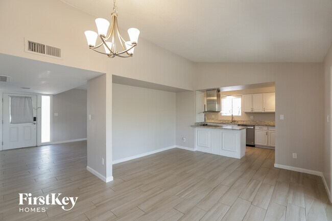Building Photo - 3403 S Terrace Rd